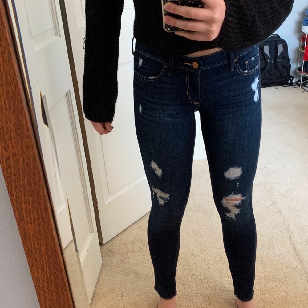 Women’s Hollister Dark Wash Ripped Jeans